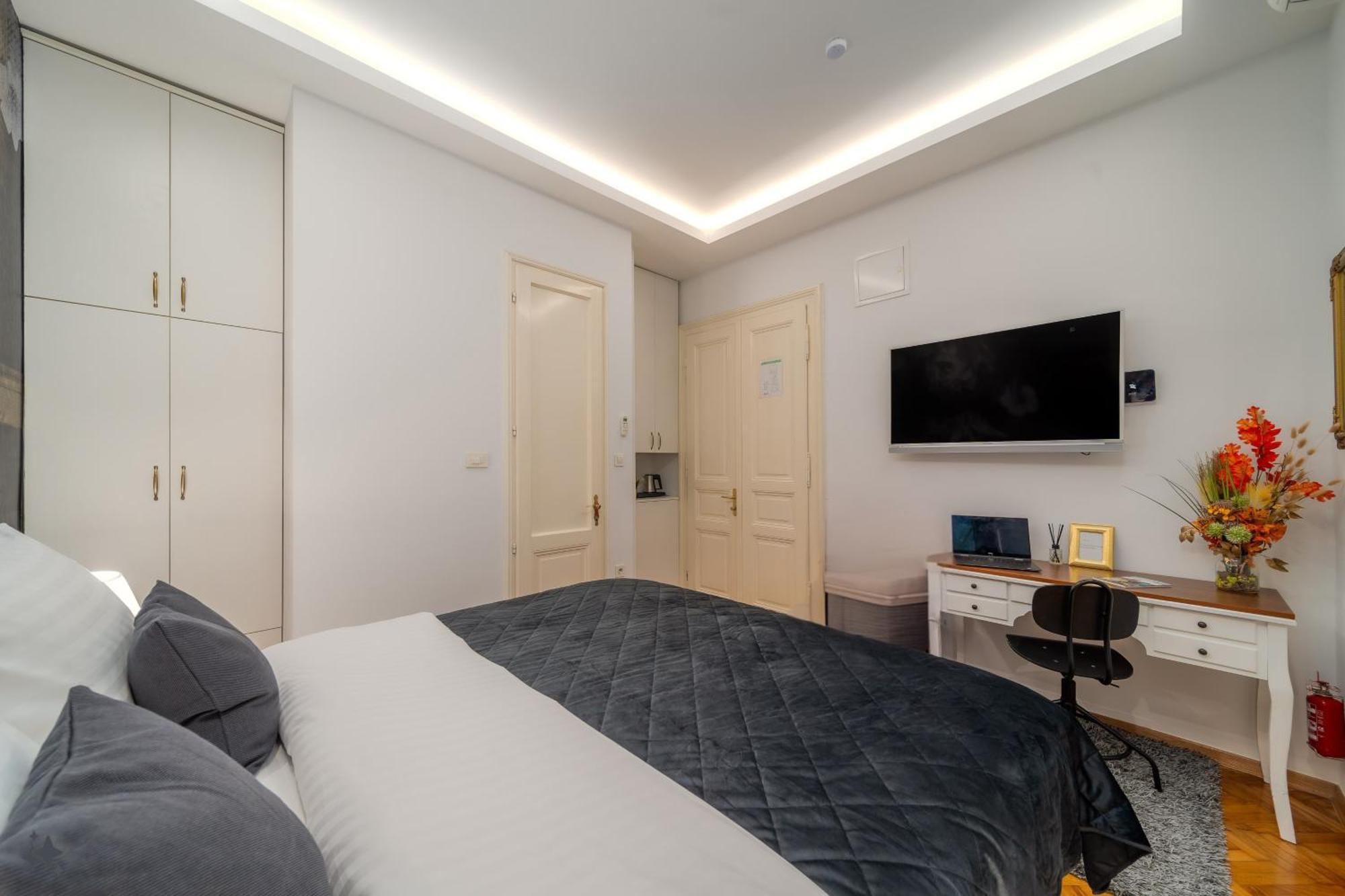 Aurelia Antik Apartments & Rooms, Zagreb City Center Екстер'єр фото