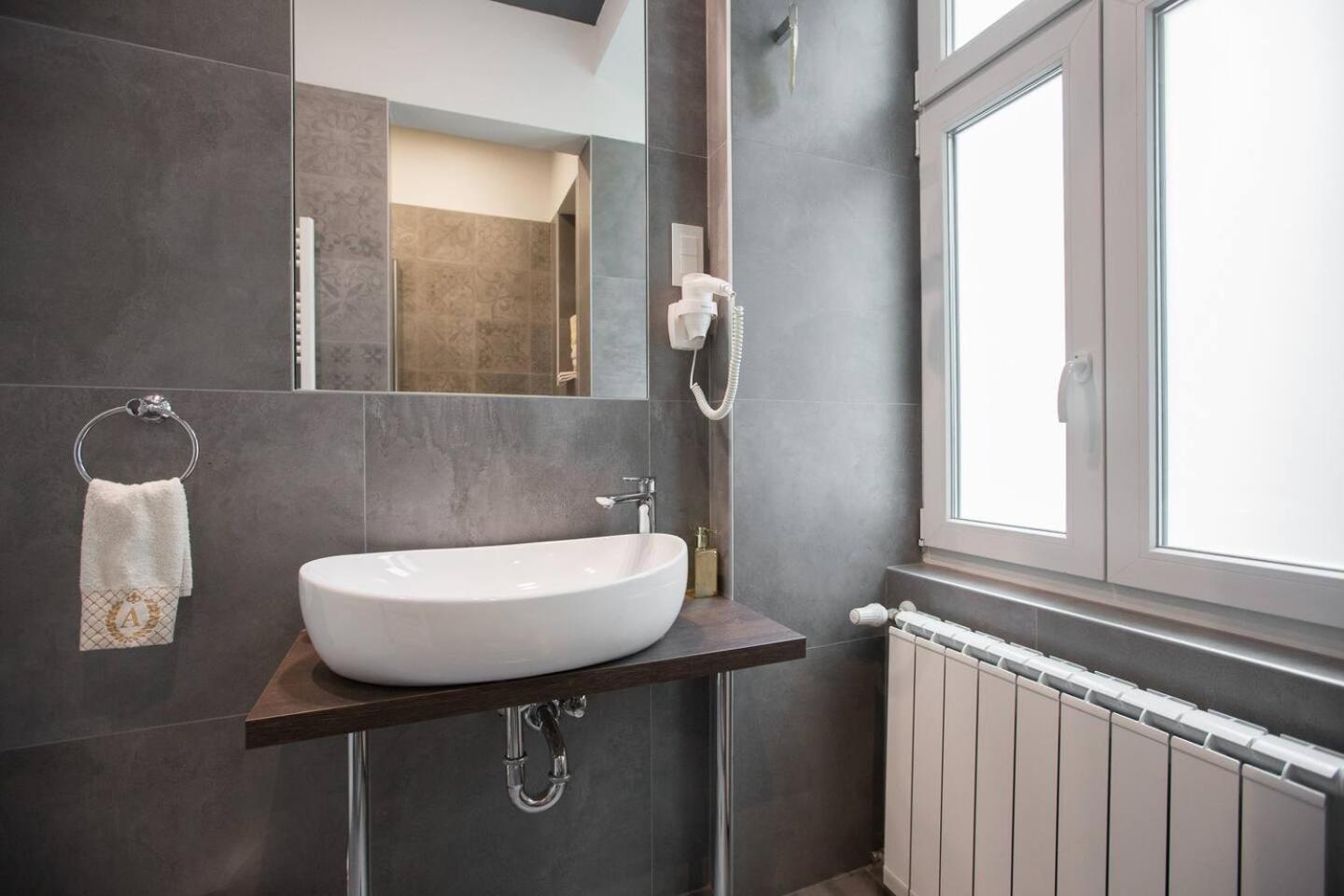 Aurelia Antik Apartments & Rooms, Zagreb City Center Екстер'єр фото