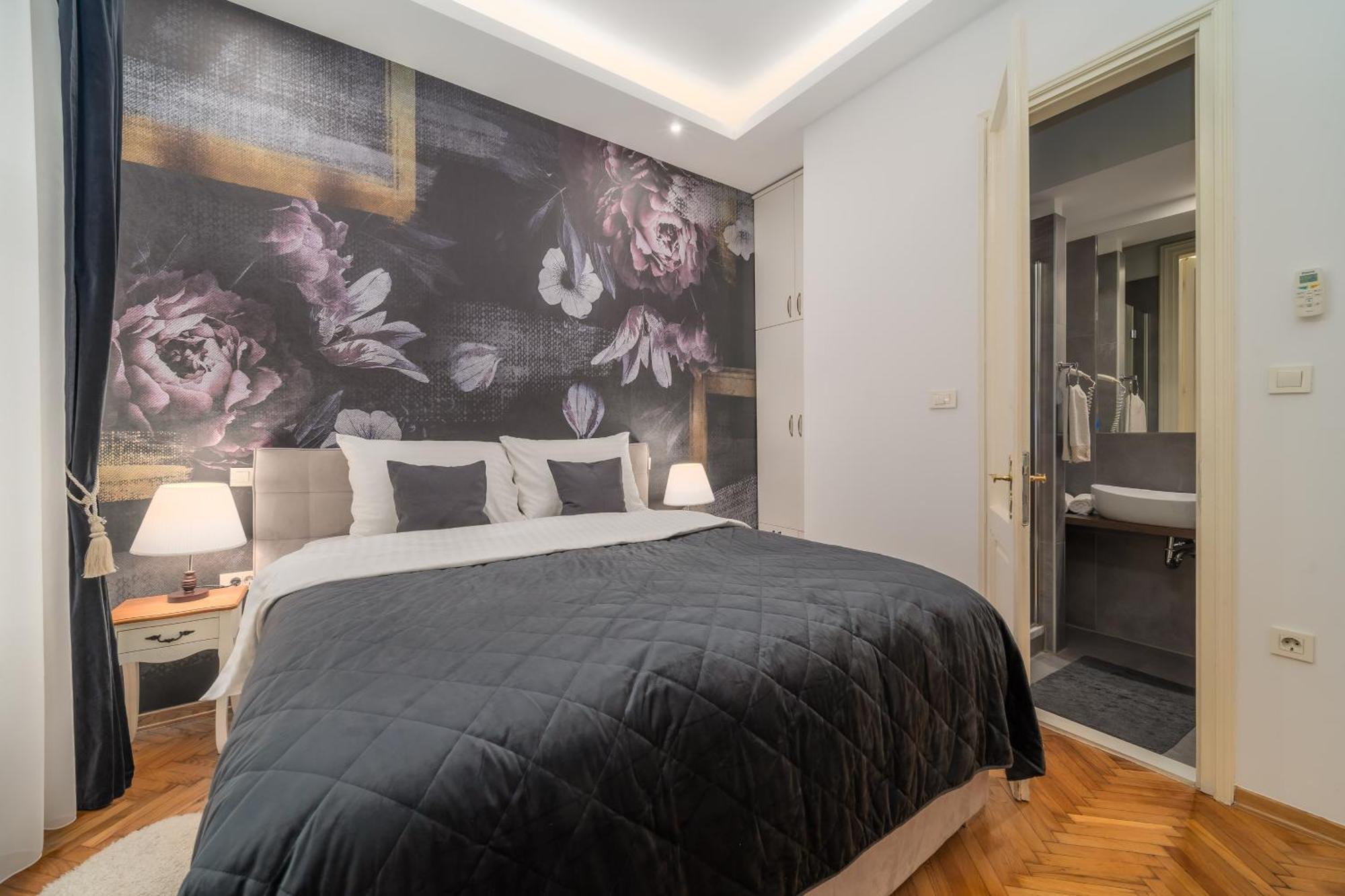 Aurelia Antik Apartments & Rooms, Zagreb City Center Екстер'єр фото